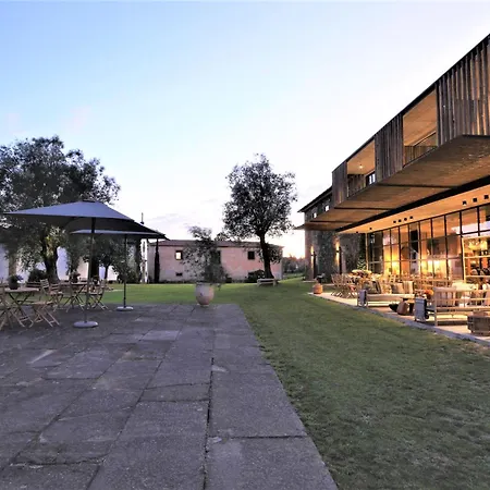 Alloggio per agriturismo Terra Rosa & Vineyards *